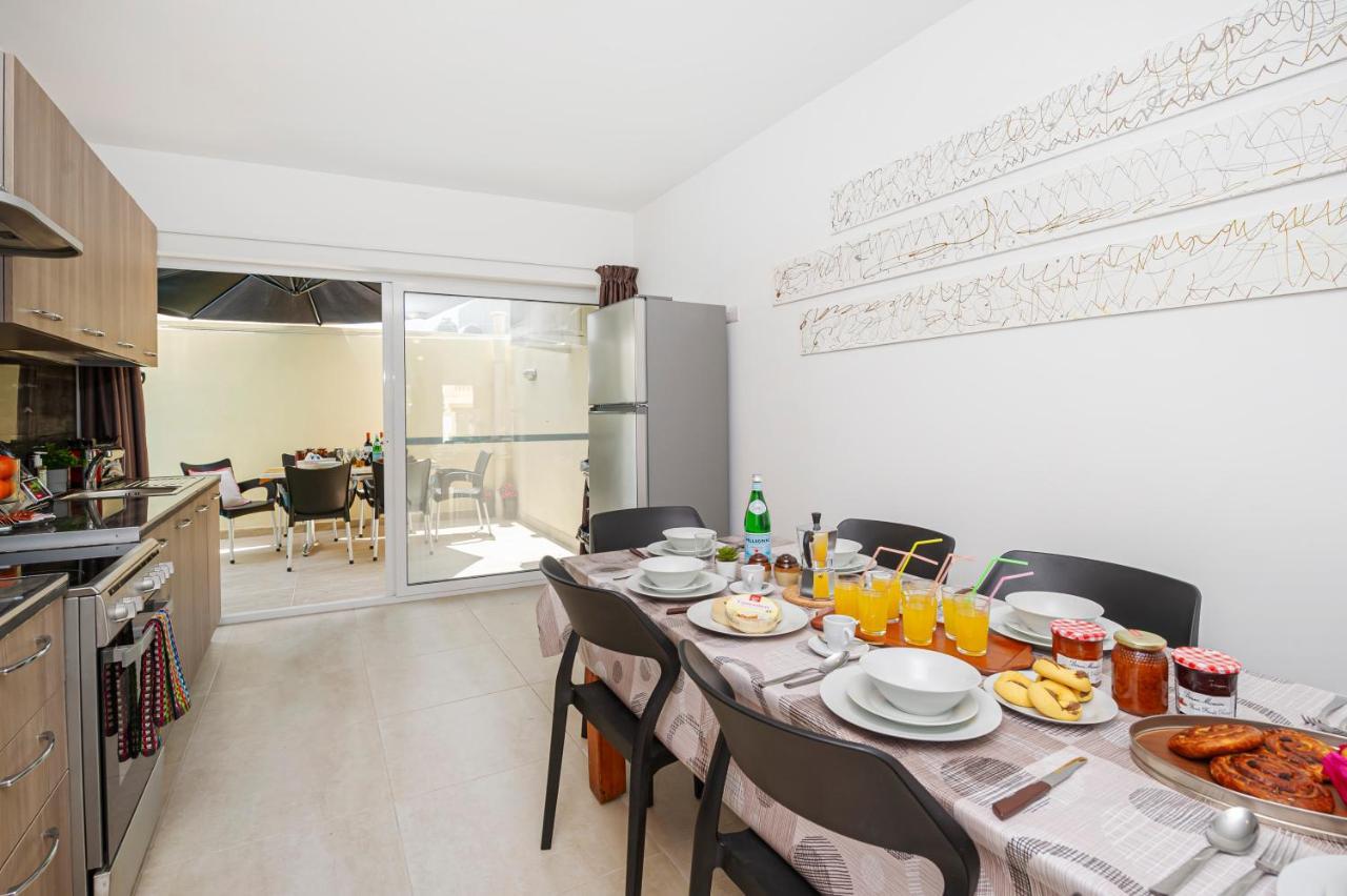 Summer Breeze 3 Bedroom Family Maisonette With Sunny Terrace In Mellieha - By Getawaysmalta Екстер'єр фото