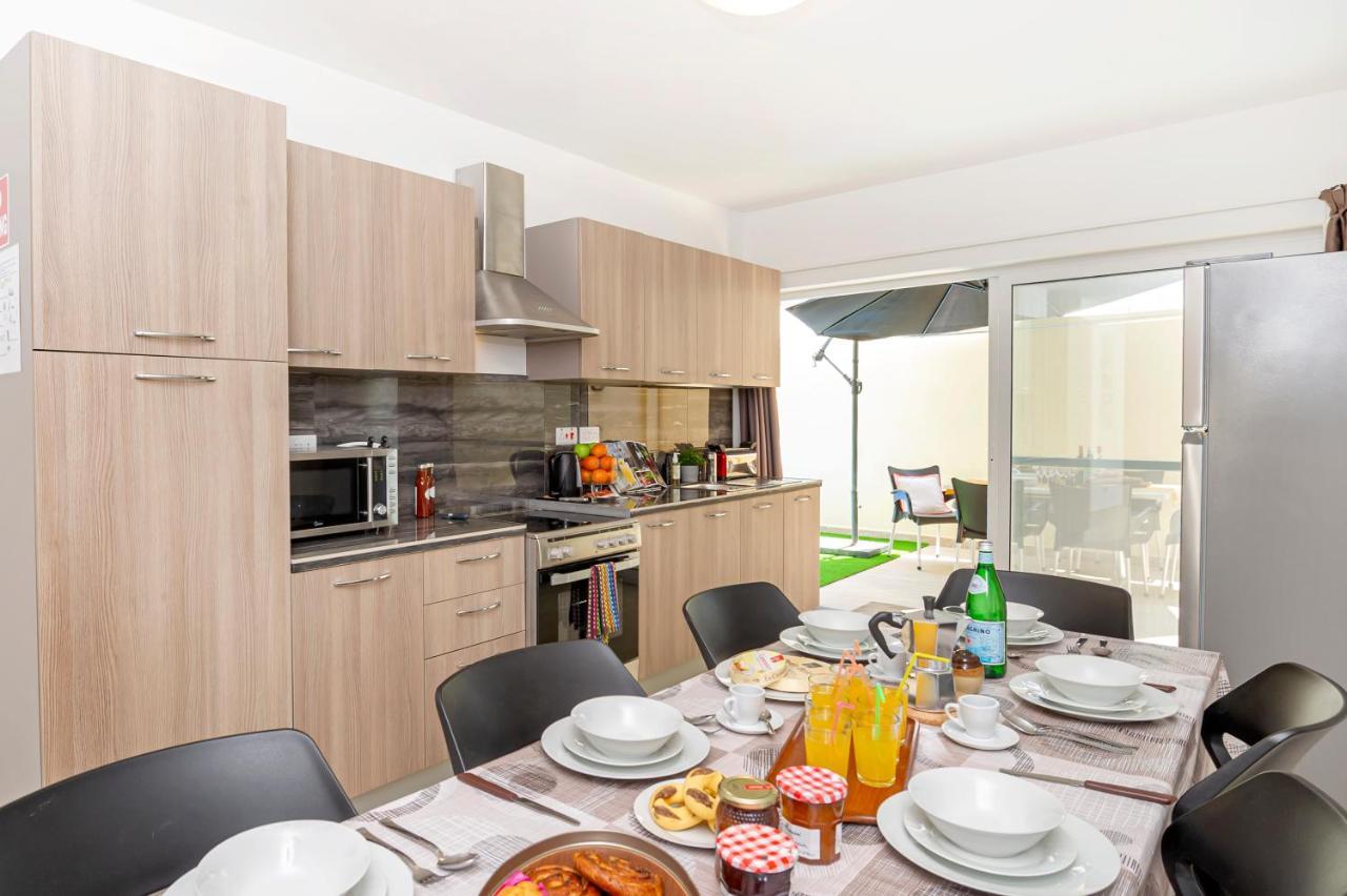 Summer Breeze 3 Bedroom Family Maisonette With Sunny Terrace In Mellieha - By Getawaysmalta Екстер'єр фото