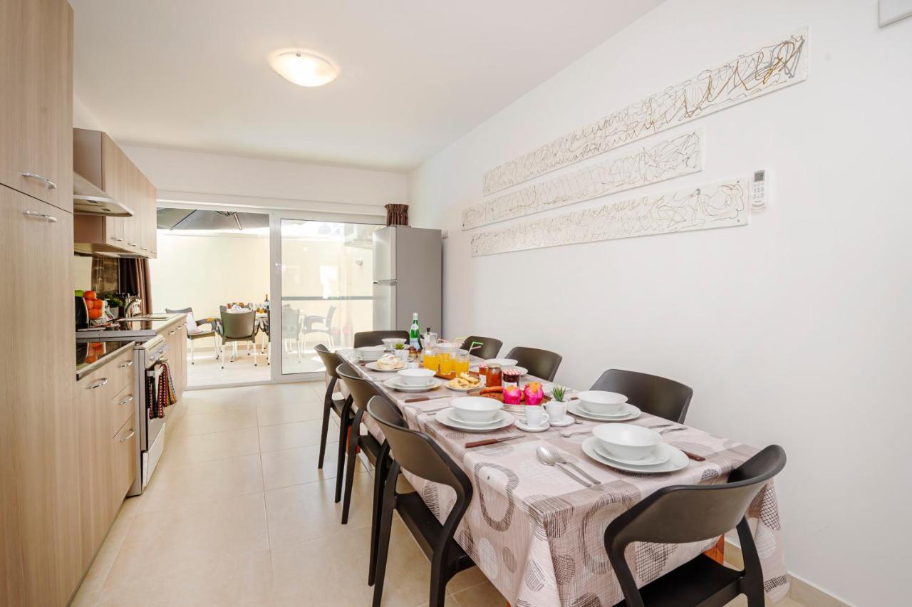 Summer Breeze 3 Bedroom Family Maisonette With Sunny Terrace In Mellieha - By Getawaysmalta Екстер'єр фото