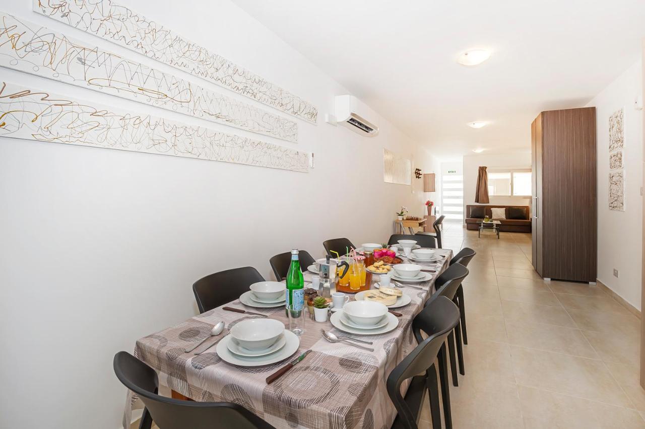 Summer Breeze 3 Bedroom Family Maisonette With Sunny Terrace In Mellieha - By Getawaysmalta Екстер'єр фото