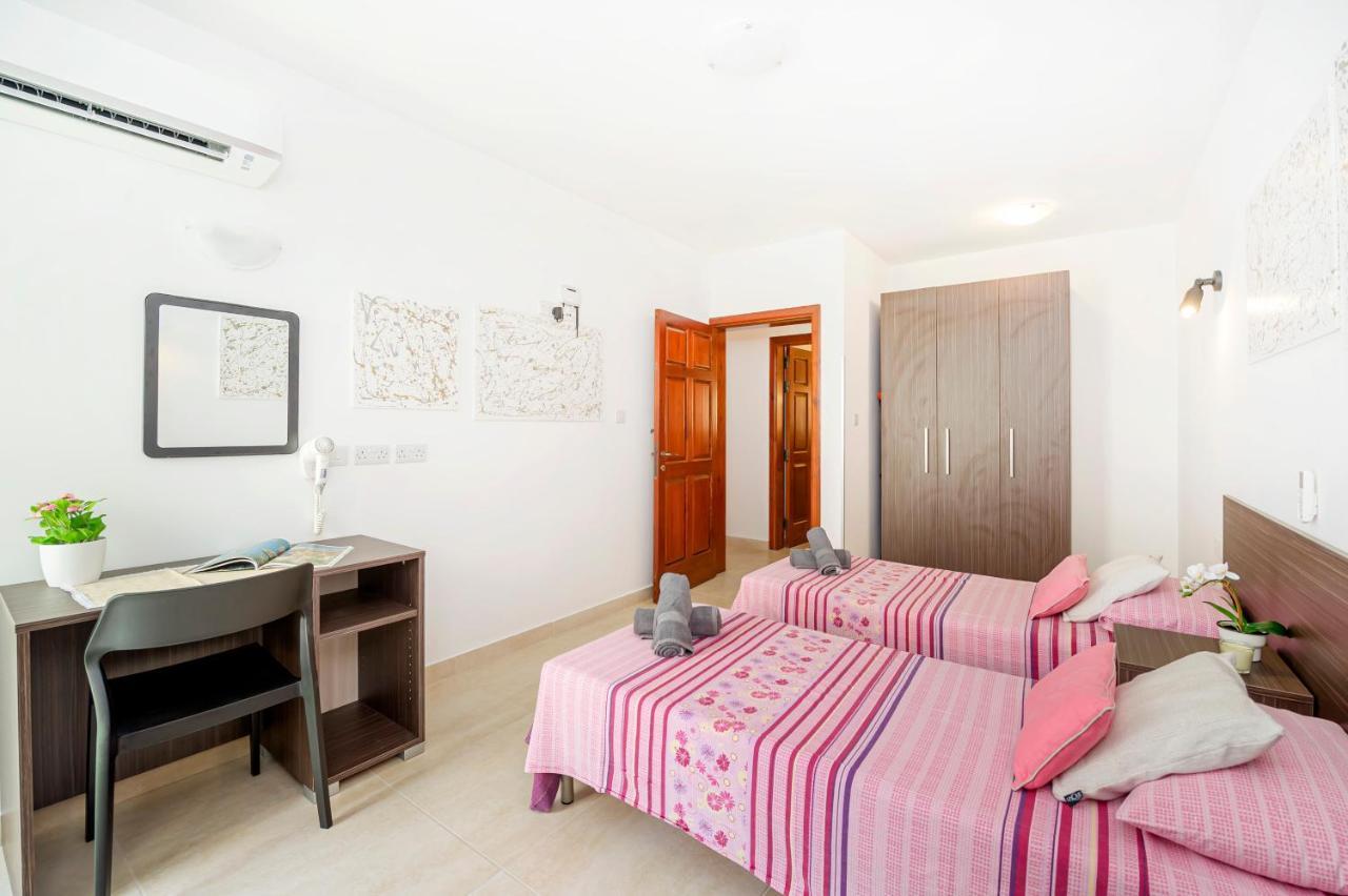 Summer Breeze 3 Bedroom Family Maisonette With Sunny Terrace In Mellieha - By Getawaysmalta Екстер'єр фото