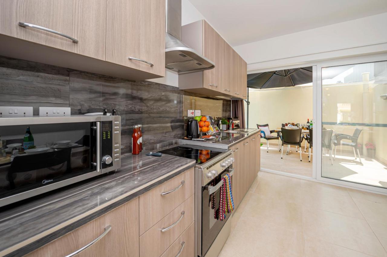 Summer Breeze 3 Bedroom Family Maisonette With Sunny Terrace In Mellieha - By Getawaysmalta Екстер'єр фото
